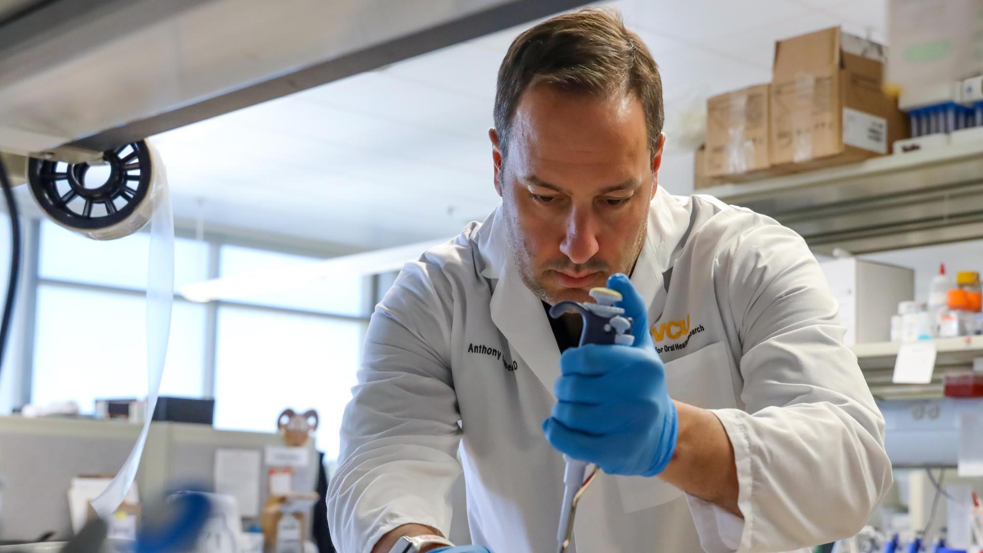VCU School of Dentistry climbs to 7th among public U.S. dental schools in NIH research funding